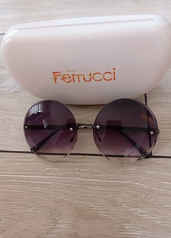 Ferrucci Az kullanılmış iyi durumda güneş gözlüğü ?????