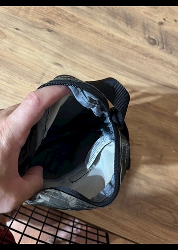 Nike Gri Kamuflaj Desenli Erkek Omuz Çantası - Görsel 3