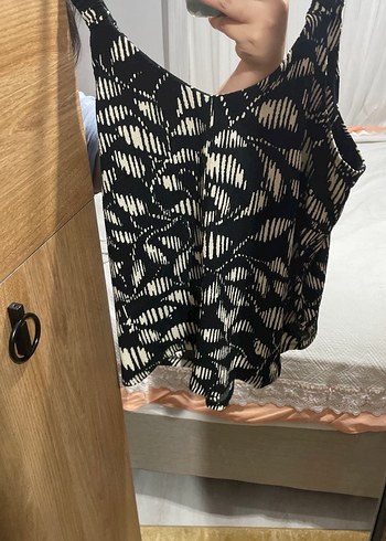 Zebra Desenli V Yakalı Bluzu