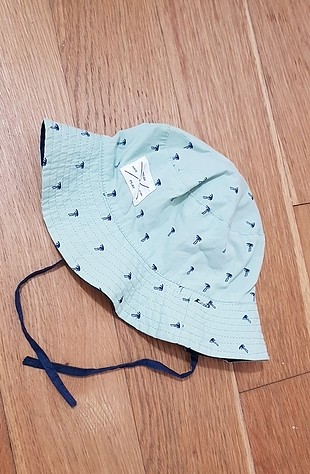 h&m şapka 