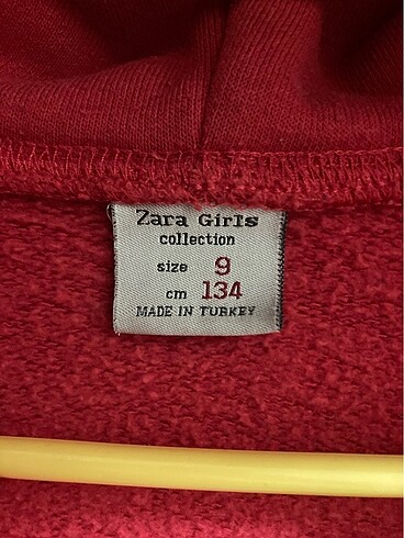 9 Yaş Beden kırmızı Renk Zara 9 yaş kız çocuğu hırka
