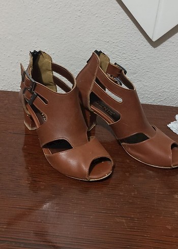 Polaris Deri Kahverengi Kadın Dolgu Topuklu Sandalet