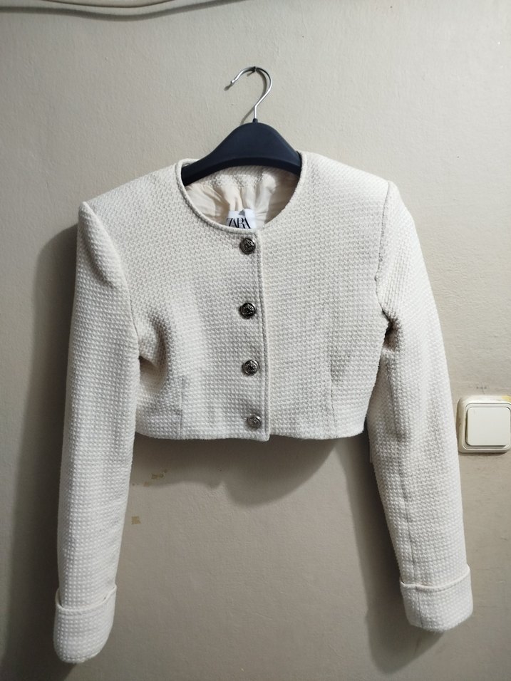 Düğmeli Krem Kısa Triko Kadın Ceket - Görsel 4