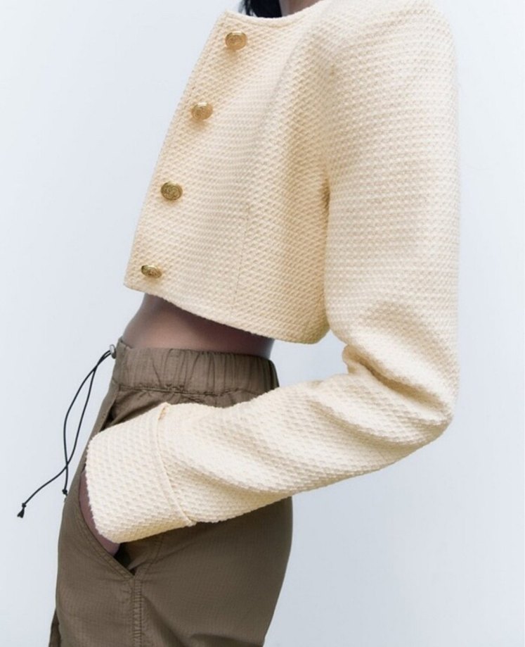 Düğmeli Krem Kısa Triko Kadın Ceket - Görsel 3