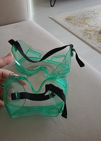 Diğer 2 adet deniz havuz gözlüğü