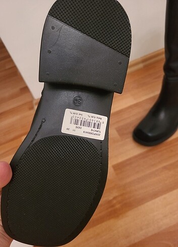 39 Beden siyah Renk Derimod Çizme