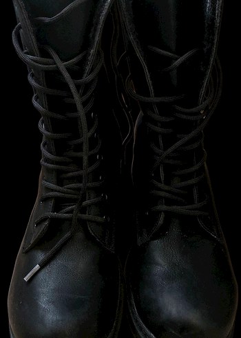 Siyah Suni Deri Kadın Bot - Görsel 2