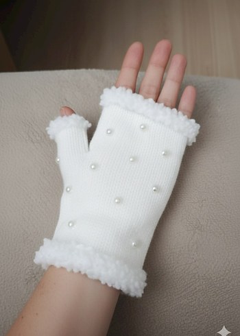 İnci Detaylı Beyaz Örgü Eldiven - Görsel 2