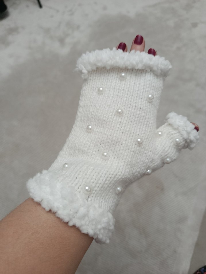 İnci Detaylı Beyaz Örgü Eldiven - Görsel 3