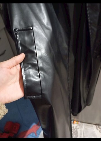 Siyah Deri Kemerli Uzun Trençkot - Görsel 3