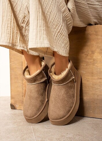 UGG ULTRAMİNİ PLATFORM VİZON 