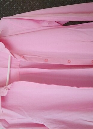 Pembe gömlek