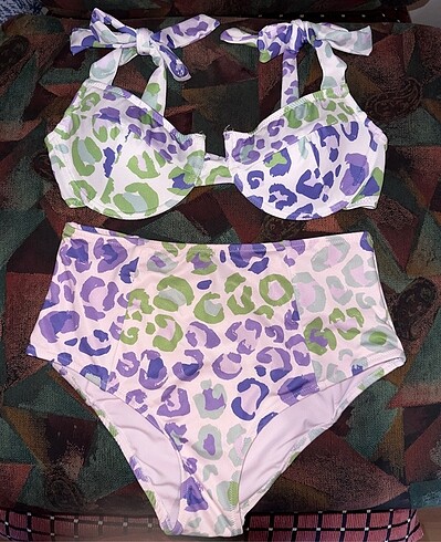 l Beden Leopar desenli bikini takımı