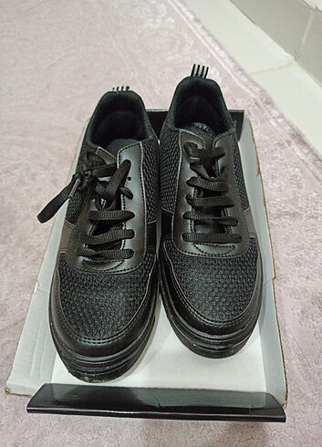 37 Beden siyah Renk Sıfır ayakkabı
