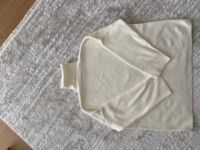 Ekru balıkçı yaka oversize triko