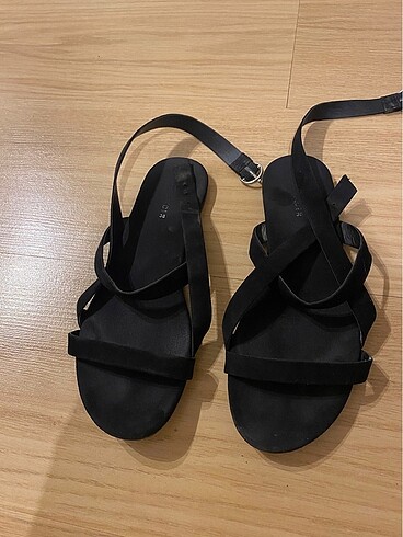 H&M H&M bantlı kemerli sandalet