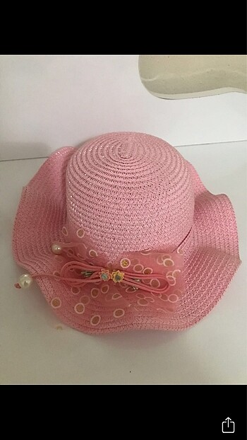 Pembe şapka kız çocuk