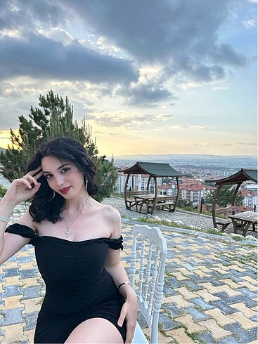 xs Beden Siyah Carmen Yaka Elbise