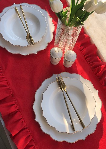 Kırmızı Etrafı Fırfırlı Runner - Görsel 2