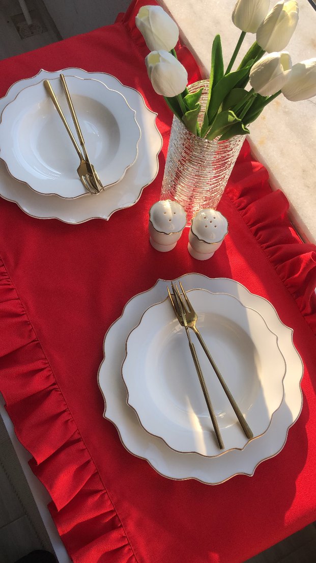 Kırmızı Etrafı Fırfırlı Runner - Görsel 2