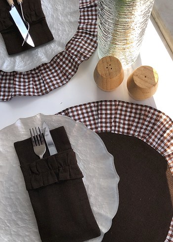 Kahverengi Fırfırlı Çatal Bıçak Kılıfı - Görsel 3