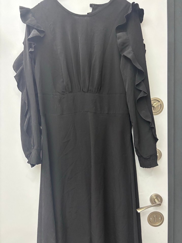 Uzun Siyah Fırfırlı Gotik Elbise - Görsel 2