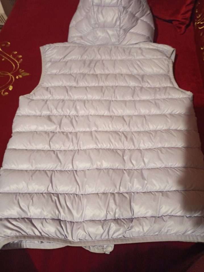 Kapüşonlu Benetton şişme yelek .az kullanılmış.tertemizdir - Görsel 3