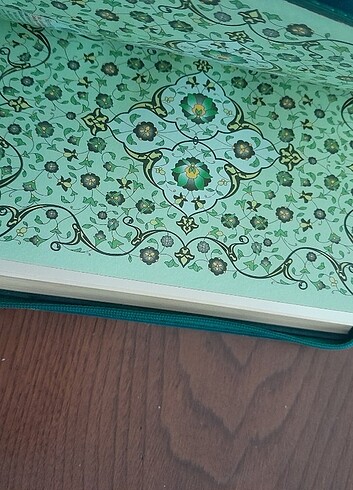  Beden Kur'an-ı Kerim kitap bordo ve yeşil kaplı 