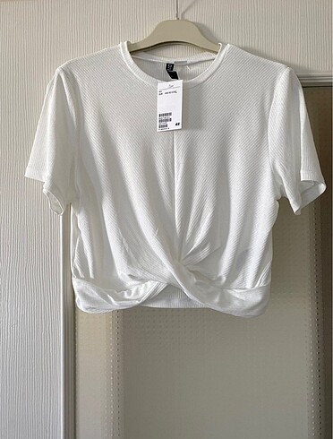 H&M Crop tshirt
