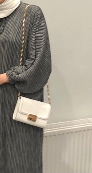 H&M beyaz/ zincir askılı çanta