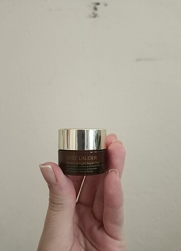 Estee lauder göz cevresi kremi. Seyahat boy 5ml