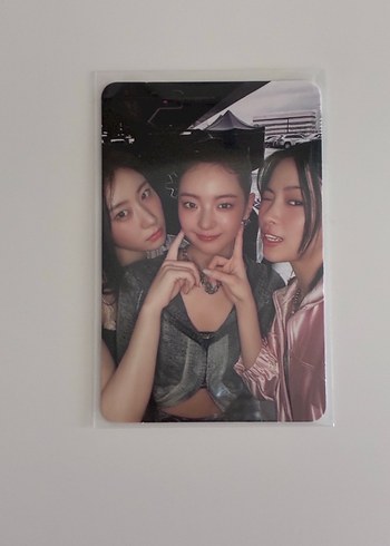 Lia ryujin chaeryeong unit pc itzy gold