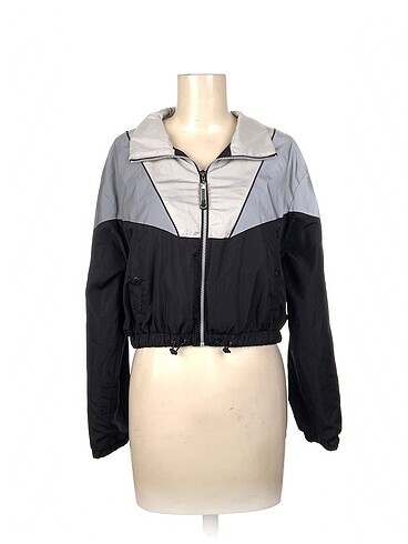 Pull and Bear Spor Dış Giyim %70 İndirimli.
