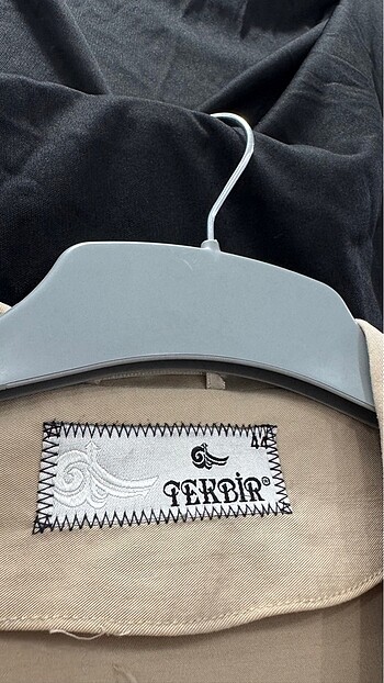 44 Beden TEKBİR KREM RENGİ UZUN PARDESÜ 44 BEDEN