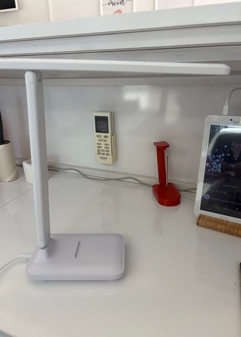 Beyaz LED Masa Lambası