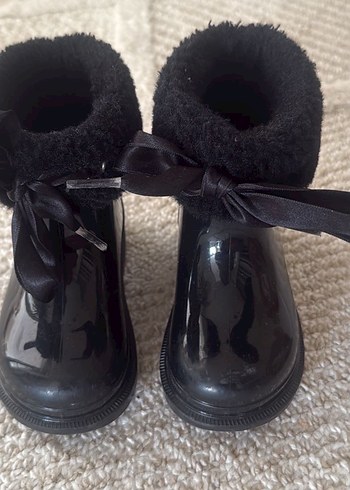 Kız Çocuk Siyah Kürklü Lastik Bot - Görsel 2