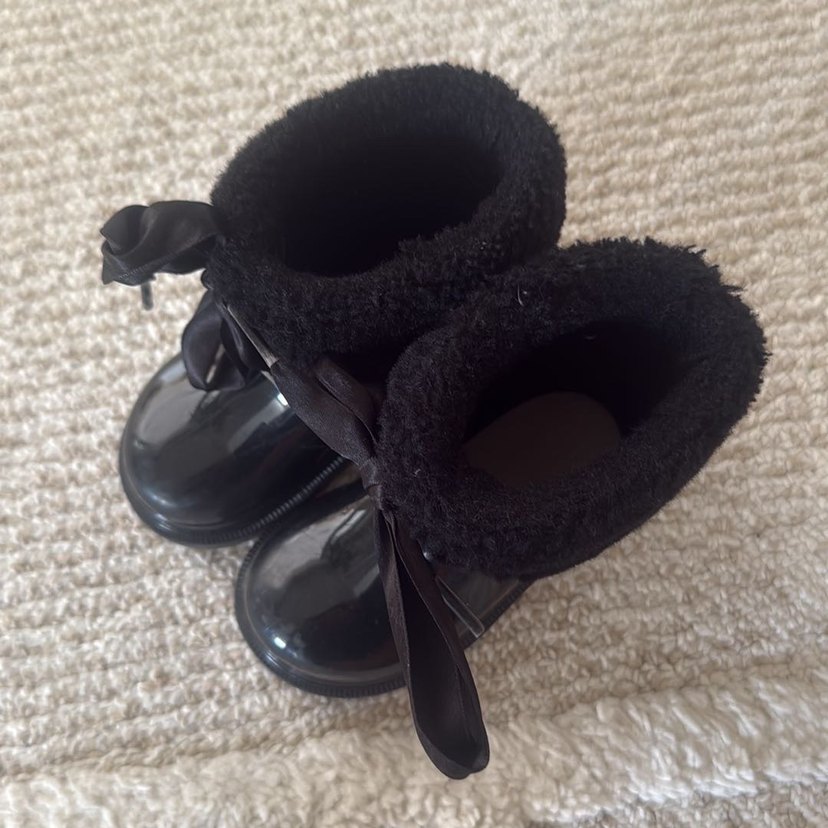 Kız Çocuk Siyah Kürklü Lastik Bot - Görsel 4