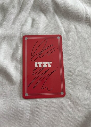 Diğer Itzy photocard 