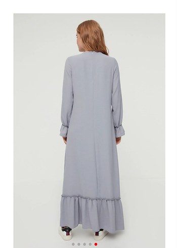 Trendyol Modest Gri Kol Detaylı Volanlı Aerobin Dokuma Elbise - Görsel 4
