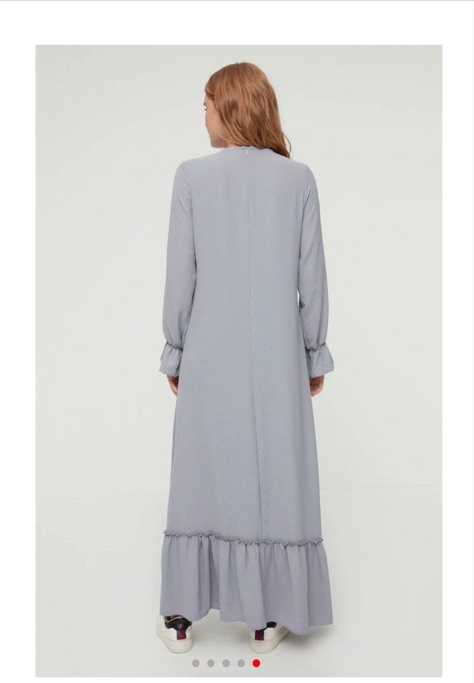 Trendyol Modest Gri Kol Detaylı Volanlı Aerobin Dokuma Elbise - Görsel 4