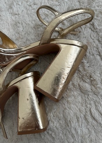 Stradivarius Gold Platform Topuklu ayakkabı | Gardrops
