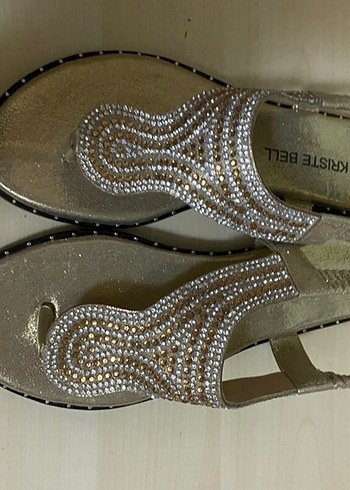 Bej Parlak Taşlı Dolgu Topuklu Kadın Sandalet