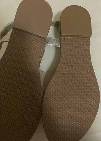 Zara Bej Parlak Taşlı Dolgu Topuklu Kadın Sandalet