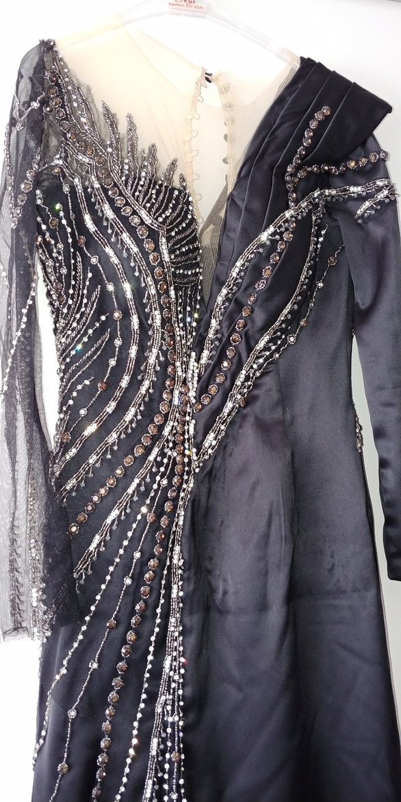 Siyah Drapeli Uzun Abiye V Yaka - Görsel 3