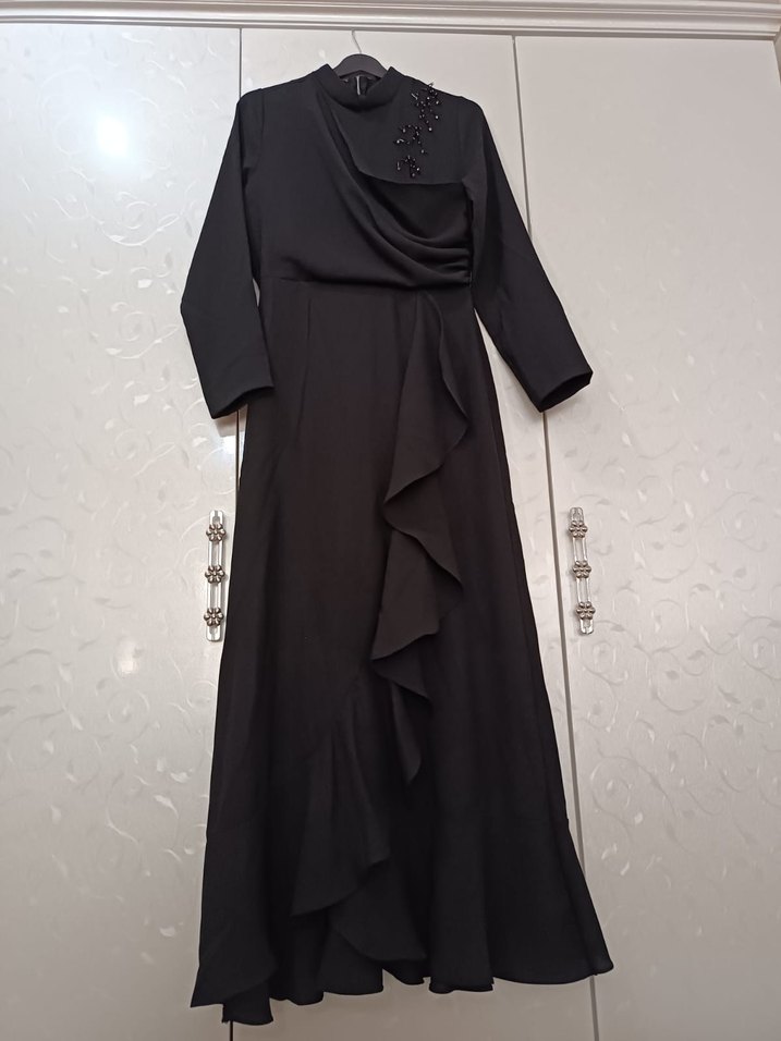 Uzun Siyah Gotik Kadın Abiye Elbise - Görsel 3