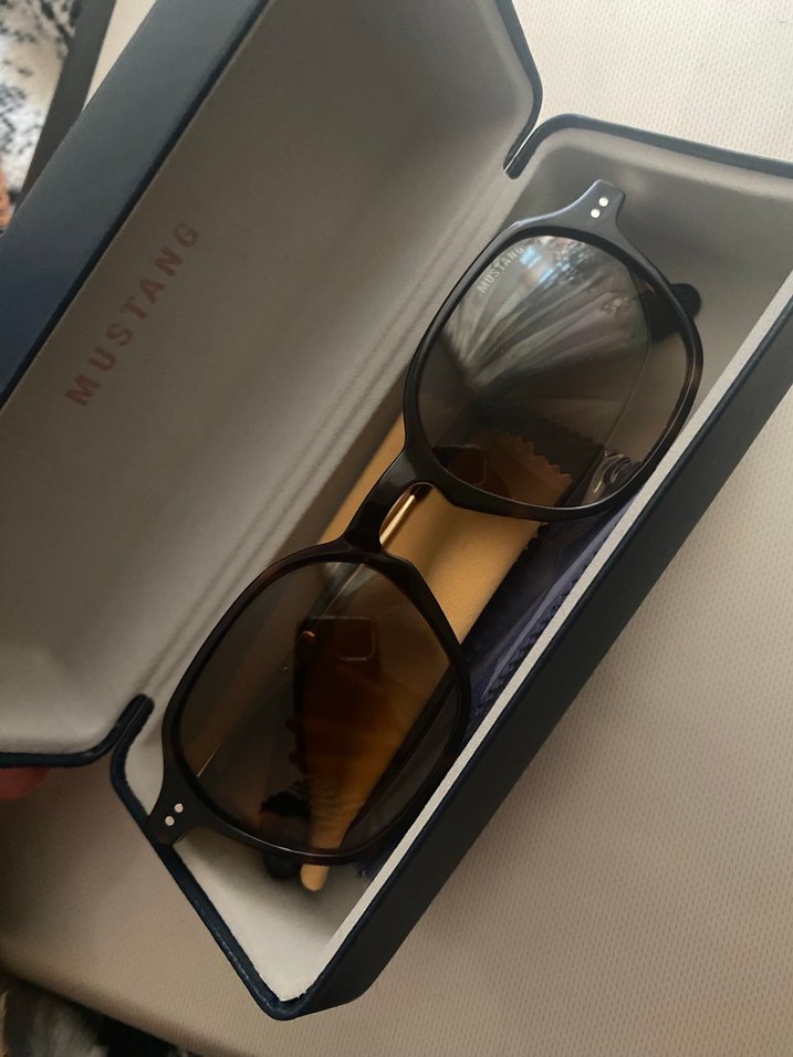 Şeffaf Kahverengi Minimalist Kadın Güneş Gözlüğü - Görsel 4