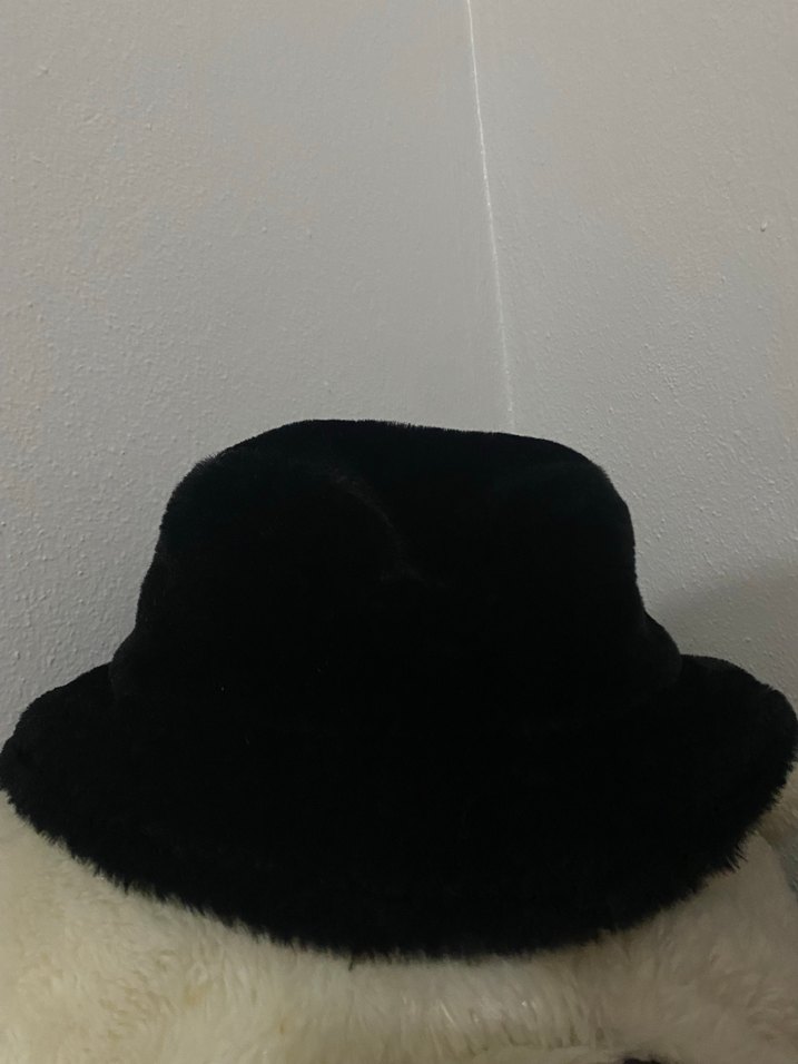 Siyah Kürklü Kadın Şapka - Görsel 2