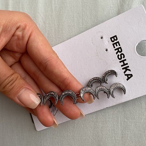 Bershka Ay küpe
