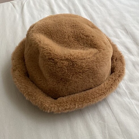 Peluş şapka