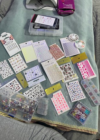 Renkli Deluxe ve Joyful Tırnak Süslemeleri - Görsel 7